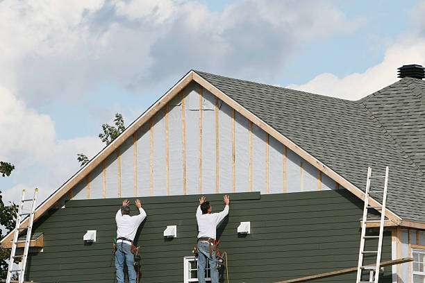 Professional Siding Repair technician working in Rosemount, OH